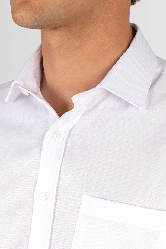 Classic fit - comfort fit sa teksturom Bela košulja