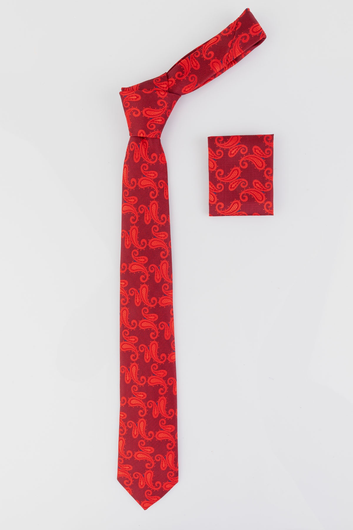 Piros színű törökmintás klasszikus nyakkendő