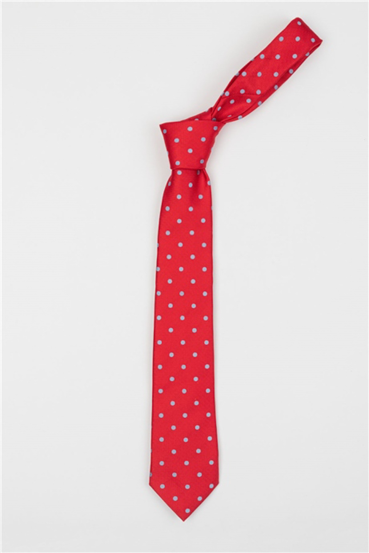 Piros színű fehér pöttyös klasszikus nyakkendő