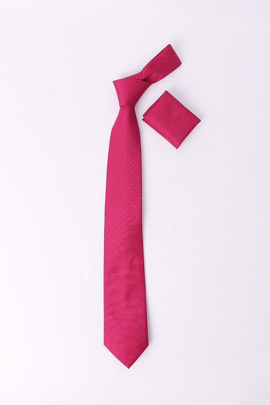 Magenta színú apró pöttyös klasszikus nyakkendő