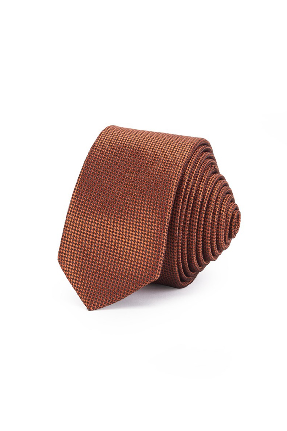 Barna színű anyagában mintás vékony nyakkendő