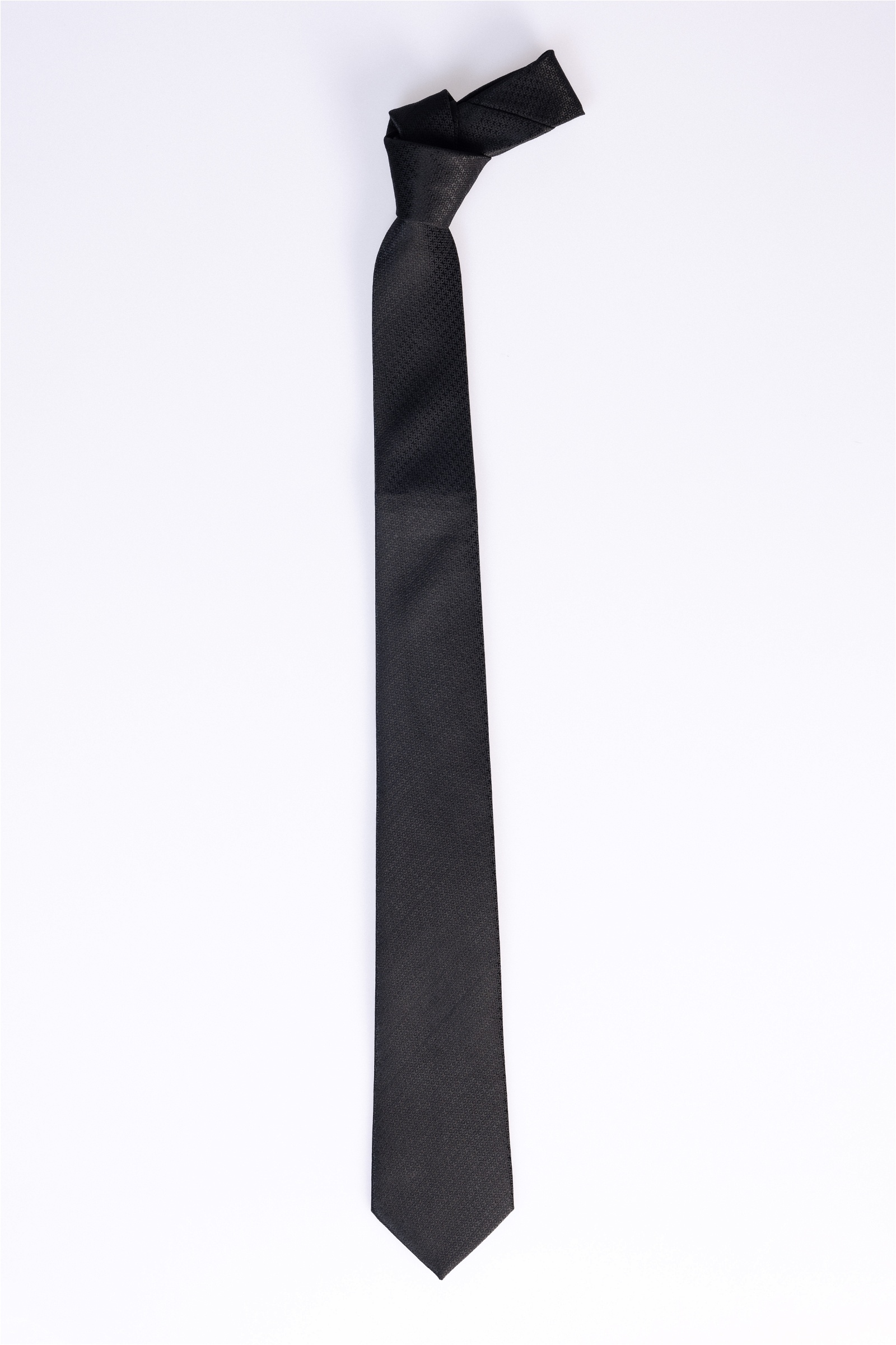  Чёрный галстук