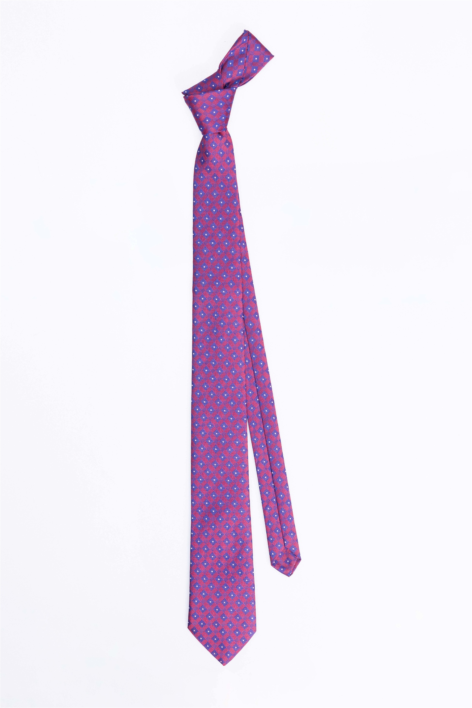 Bordó alapon kék rombusz mintás klasszikus nyakkendő