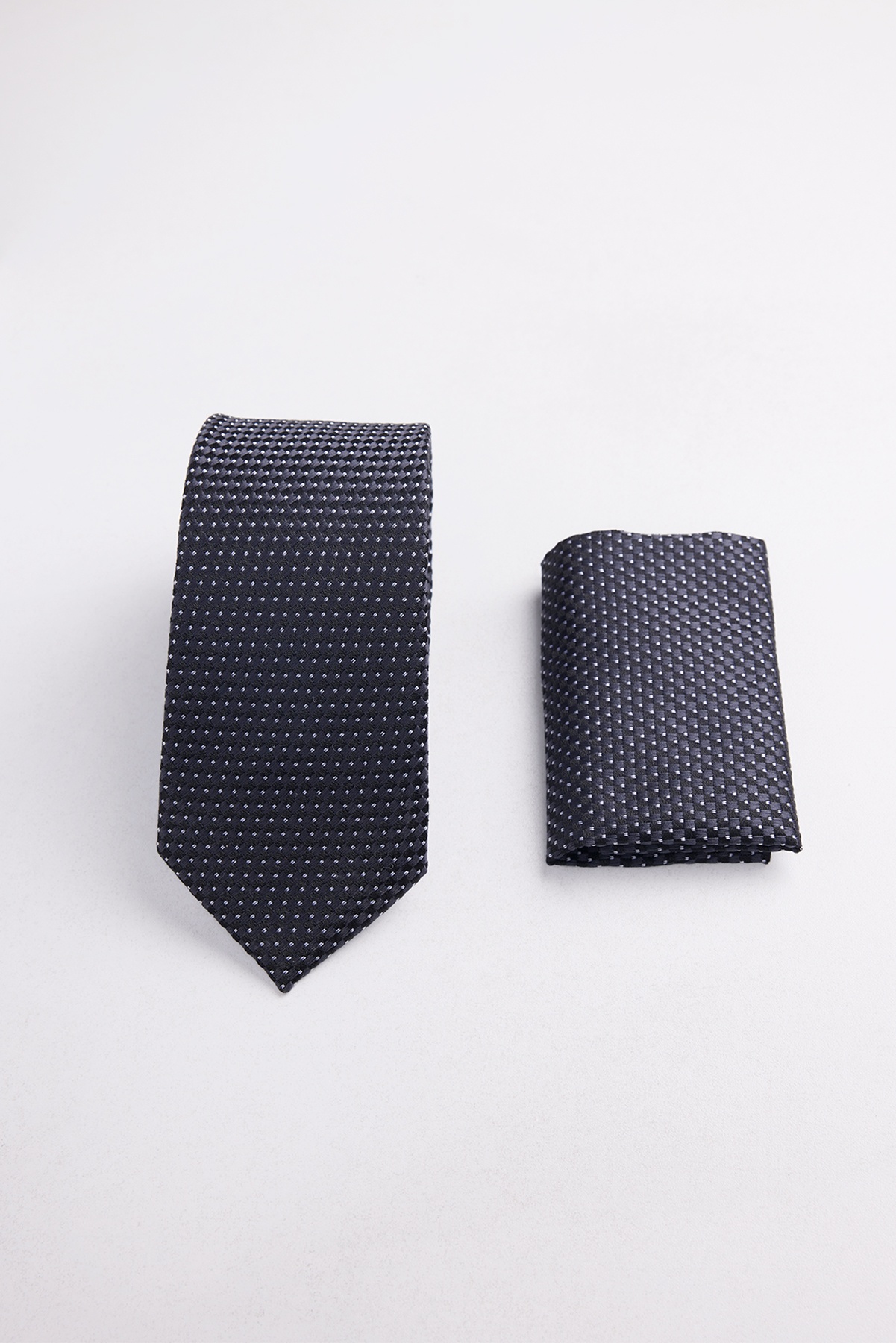  Fekete Nyakkendő