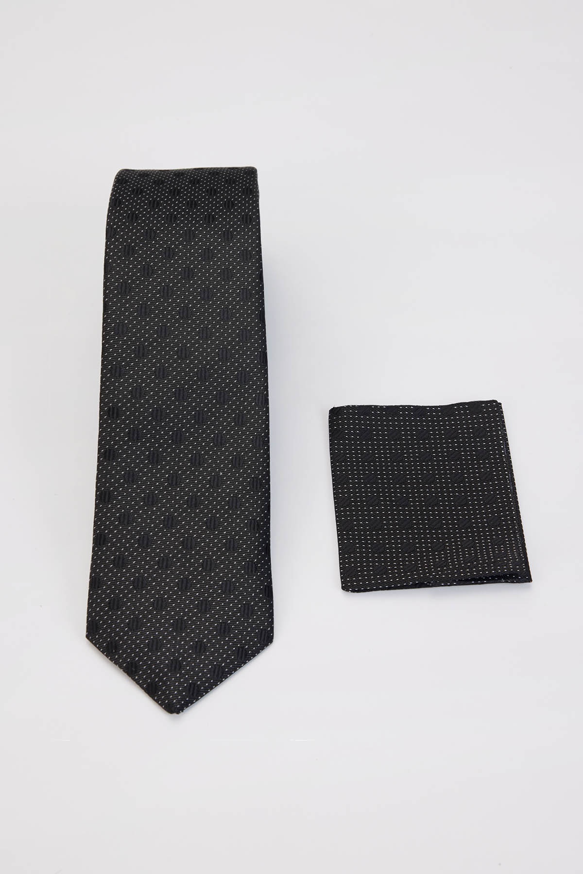  Fekete Nyakkendő