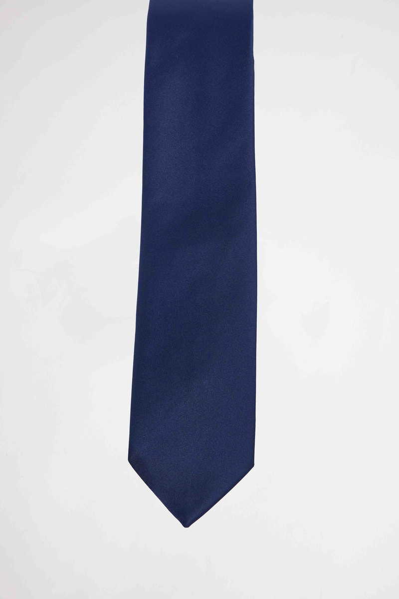 Plain Tie Plain Tie