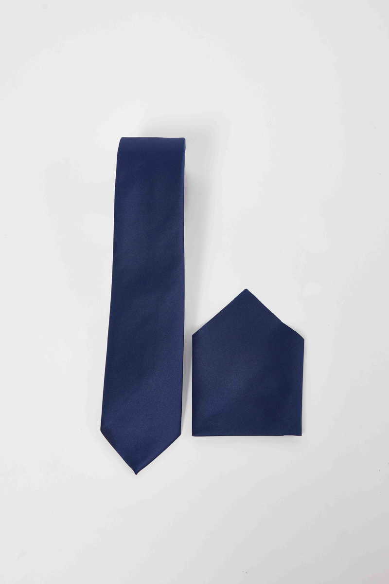 Plain Tie Plain Tie