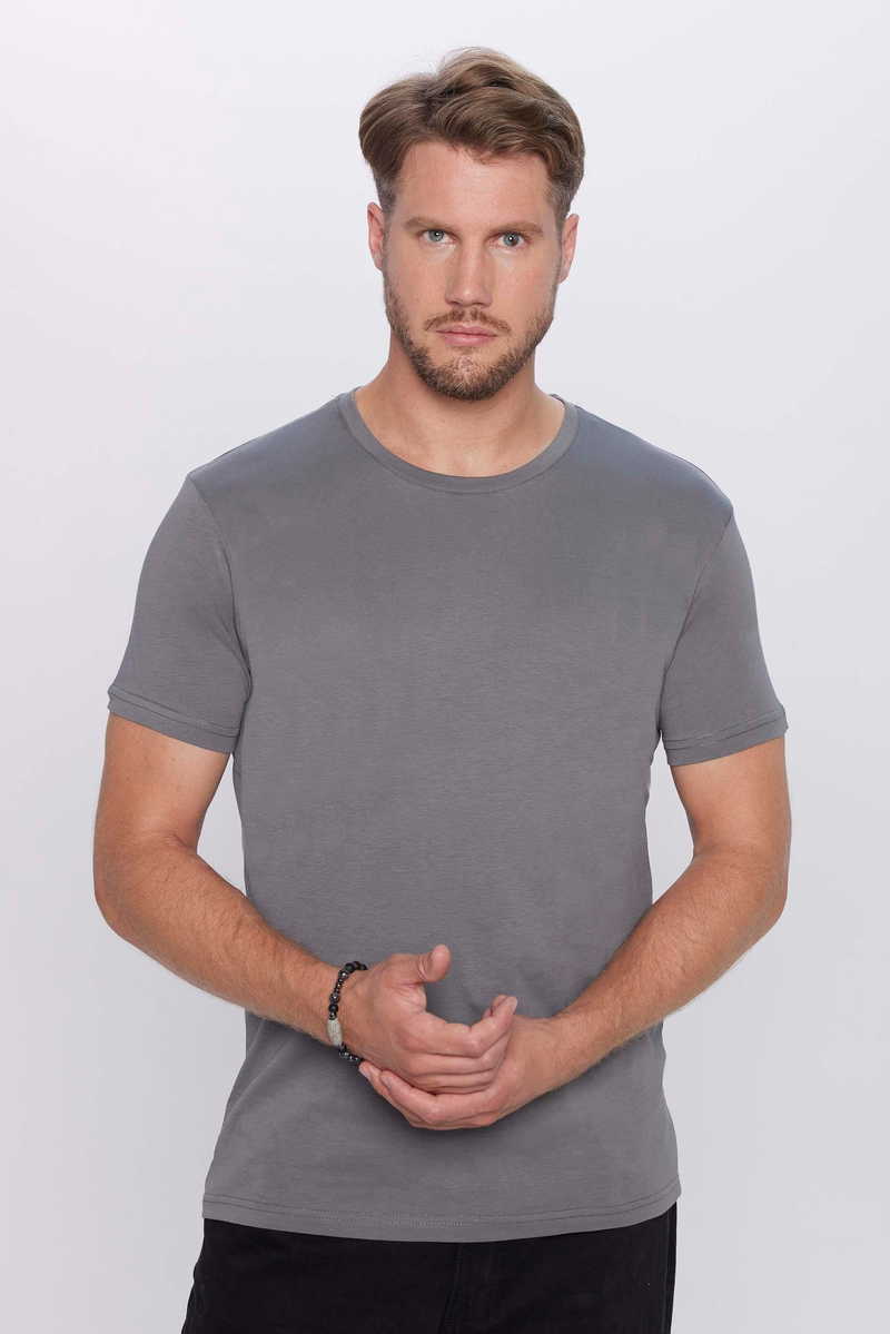 Slim Fit T-Shirt Slim Fit T-Shirt