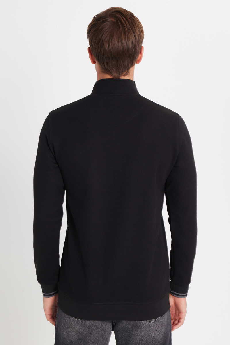 Slim Fit Sweatshirt