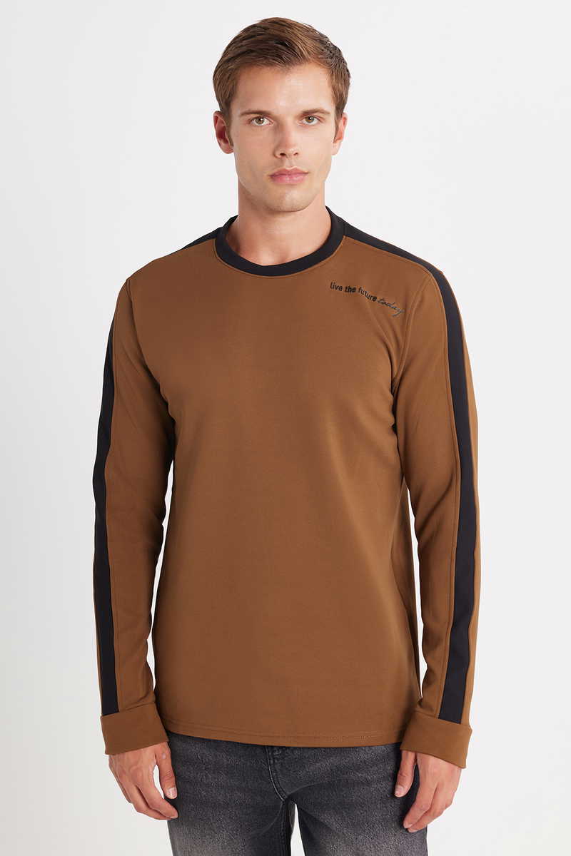  Brown Sweatshirt