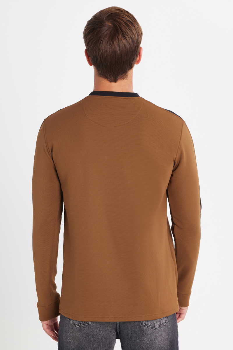  Brown Sweatshirt