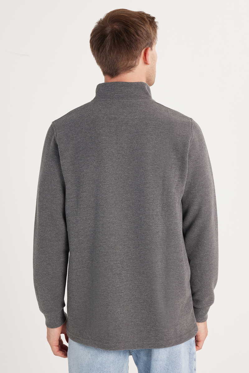 Slim Fit Sweatshirt