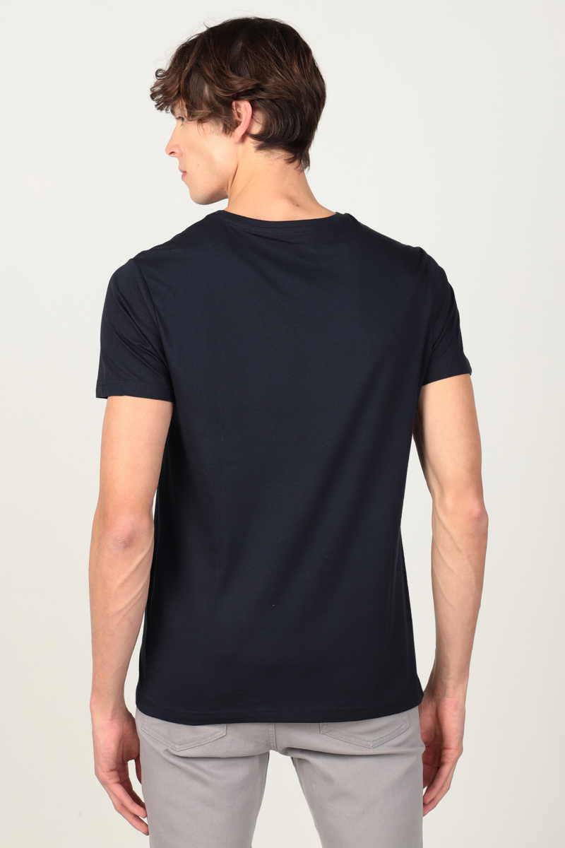 Slim Fit T-Shirt Slim Fit T-Shirt