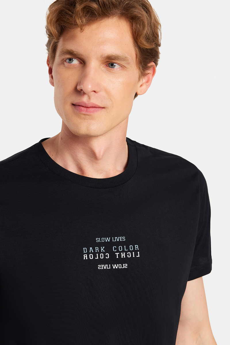 Slim Fit T-Shirt Slim Fit T-Shirt