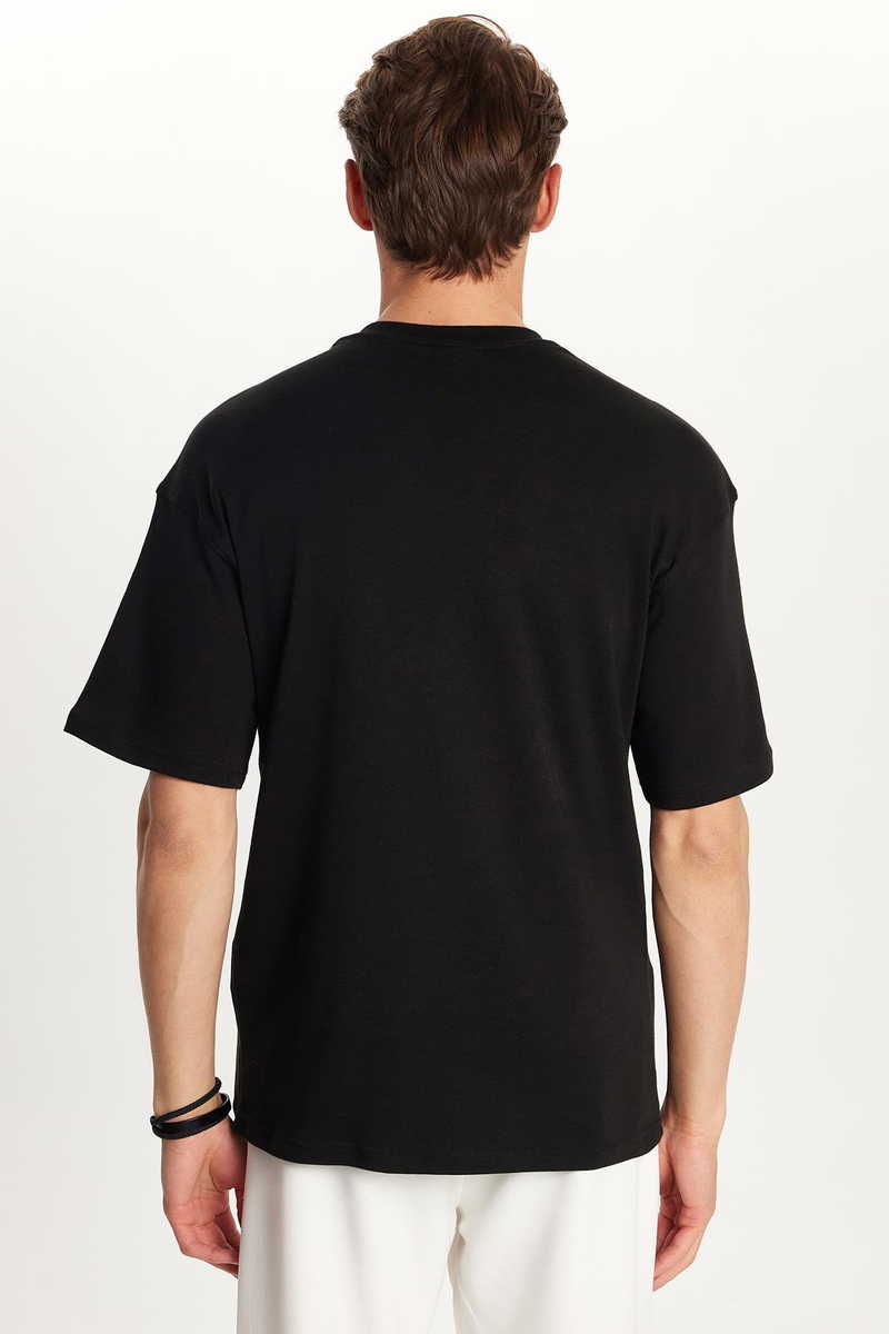 Black T-Shirt Black T-Shirt