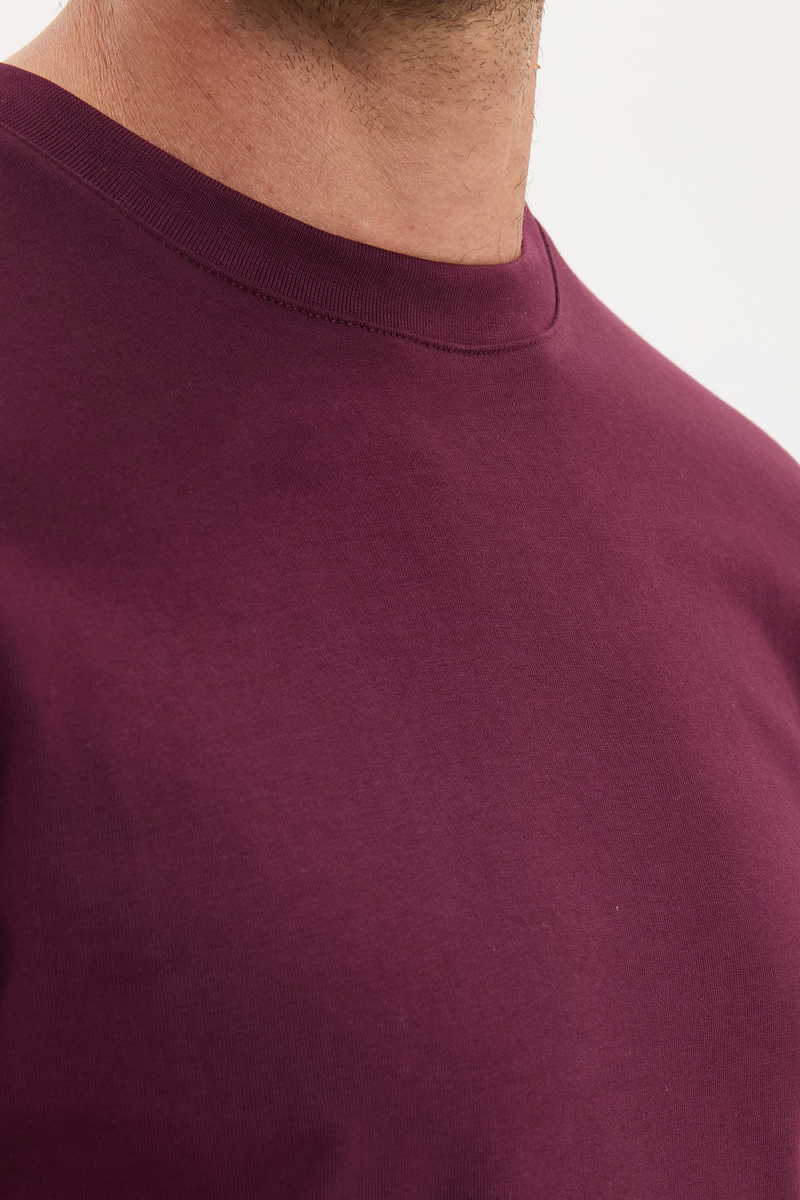 Classic Fit - Comfort Fit T-Shirt