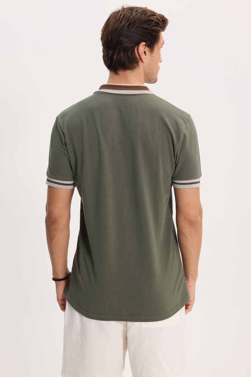 Slim Fit T-Shirt Slim Fit T-Shirt