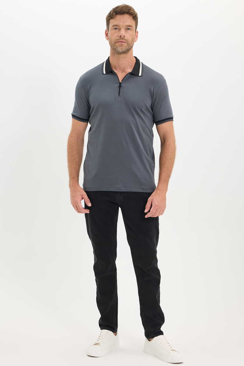 Slim Fit T-Shirt Slim Fit T-Shirt