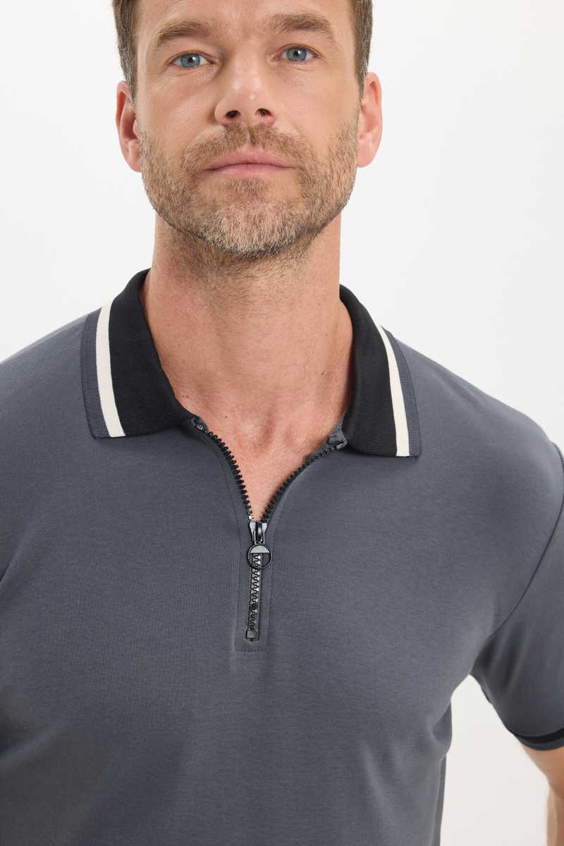 Slim Fit T-Shirt Slim Fit T-Shirt