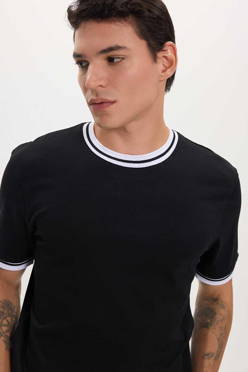 Classic Fit - Comfort Fit T-Shirt