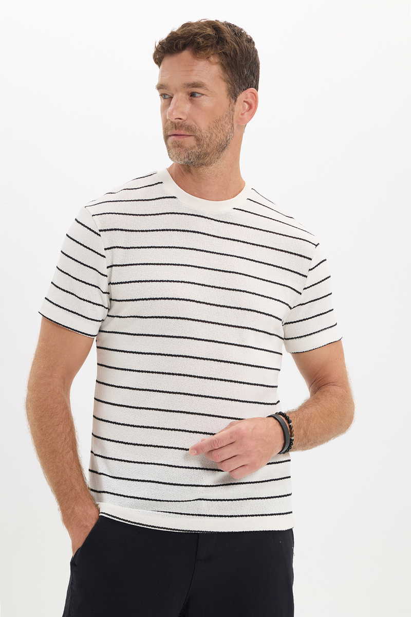 Classic Fit - Comfort Fit T-Shirt Classic Fit - Comfort Fit T-Shirt