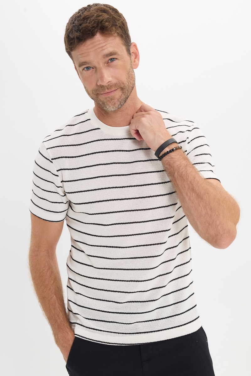 Classic Fit - Comfort Fit T-Shirt Classic Fit - Comfort Fit T-Shirt