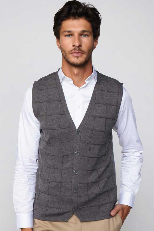 Slim Fit Knitted Vest